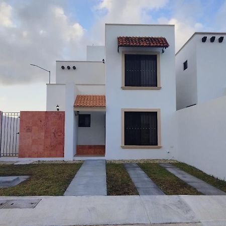 Hermosa Casa A 15 Minutos Del Aeropueto De Cancun En Exclusivo Fraccionamiento Residencial Exterior foto